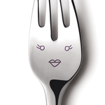 Georg Jensen Alfredo The Twist Family aterimet 3580049 haarukka, jossa on hauska hahmo laserkaiverrettuna.
