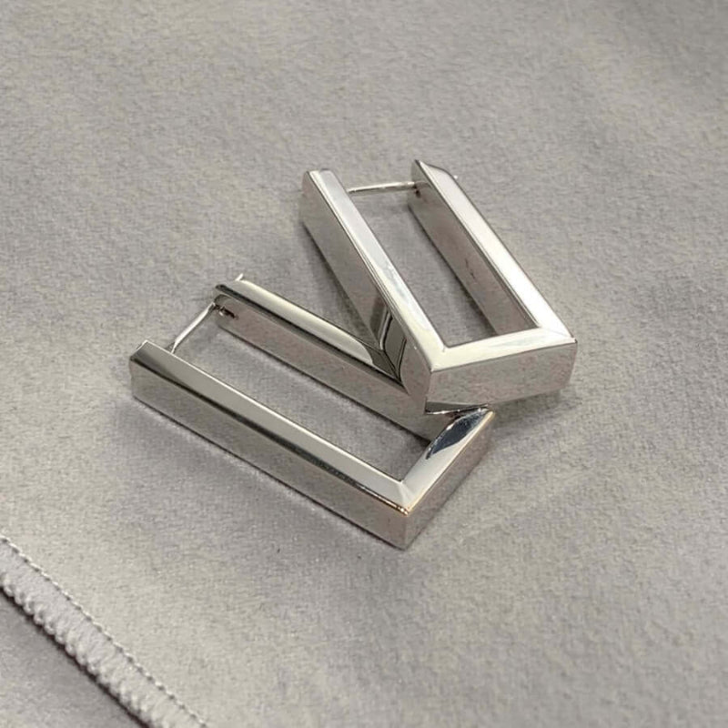 Valkokultaiset Korvakorut