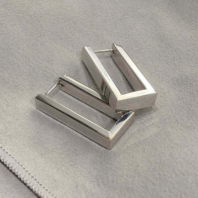 Valkokultaiset Korvakorut