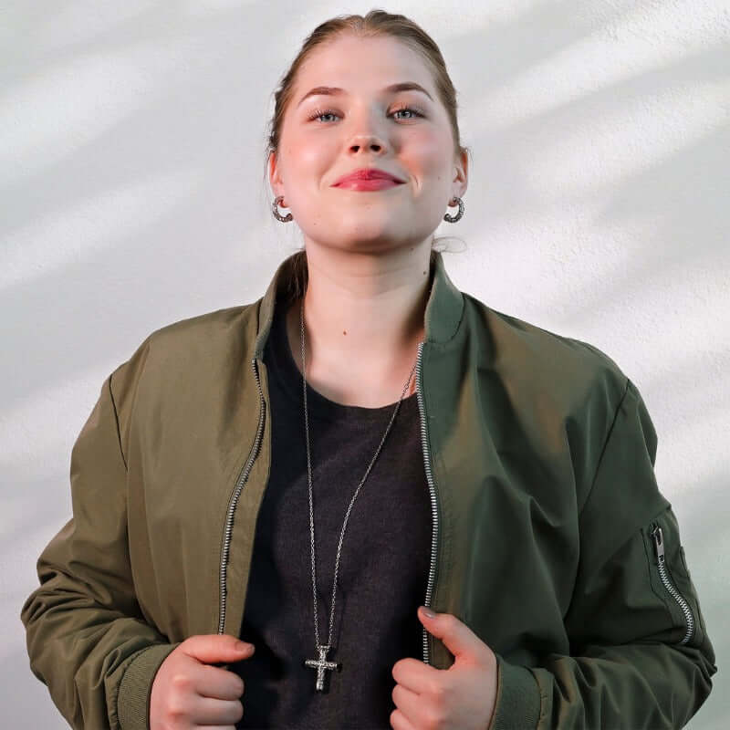Lumoava Urban risti kaulakoru