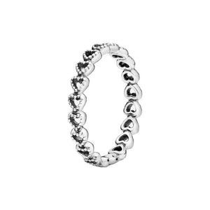 Pandora Band of Hearts Sormus 190980