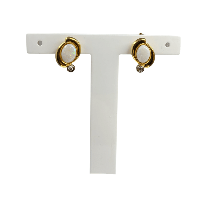 Timanttikorvakorut Opaali kivellä
